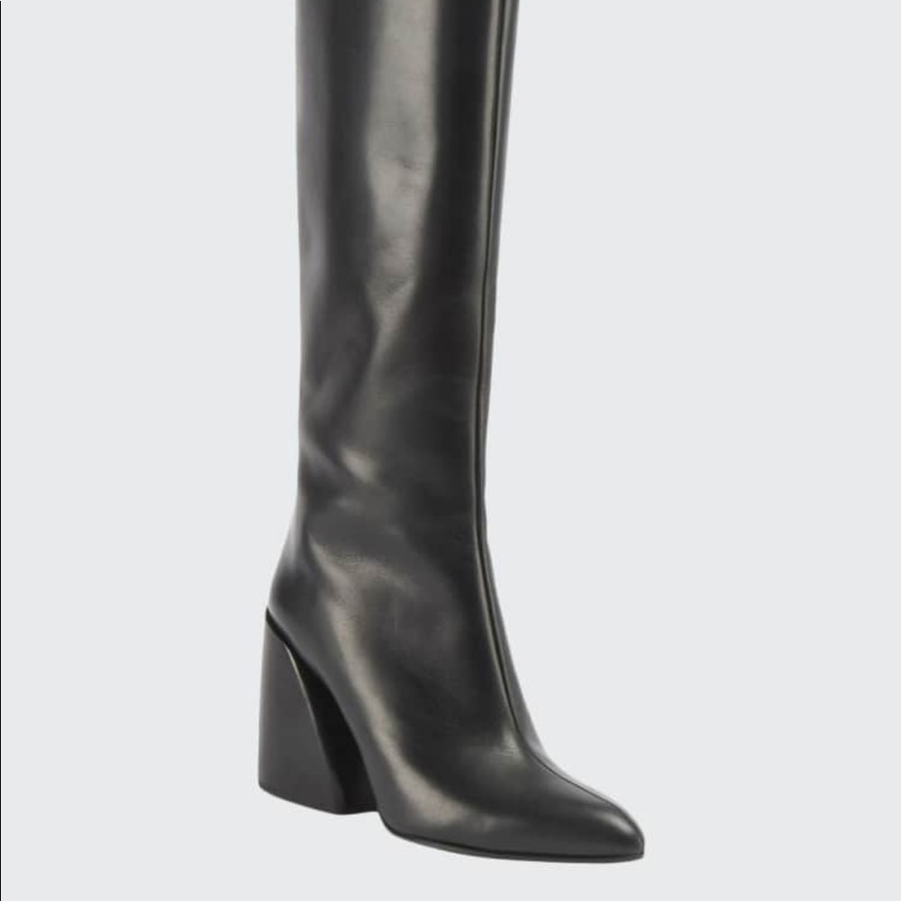 Chloe Wave Boots size 7/37